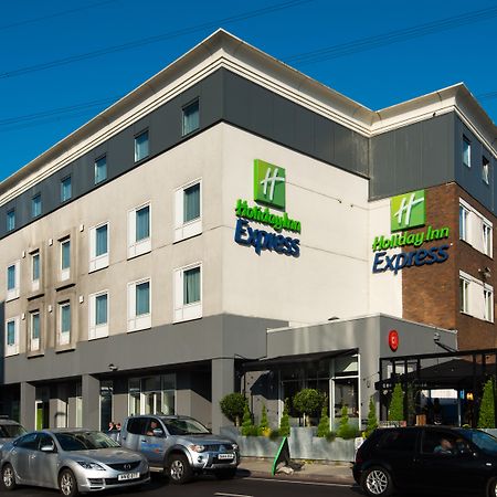 Holiday Inn Express London-Wimbledon-South, An Ihg Hotel Exterior foto