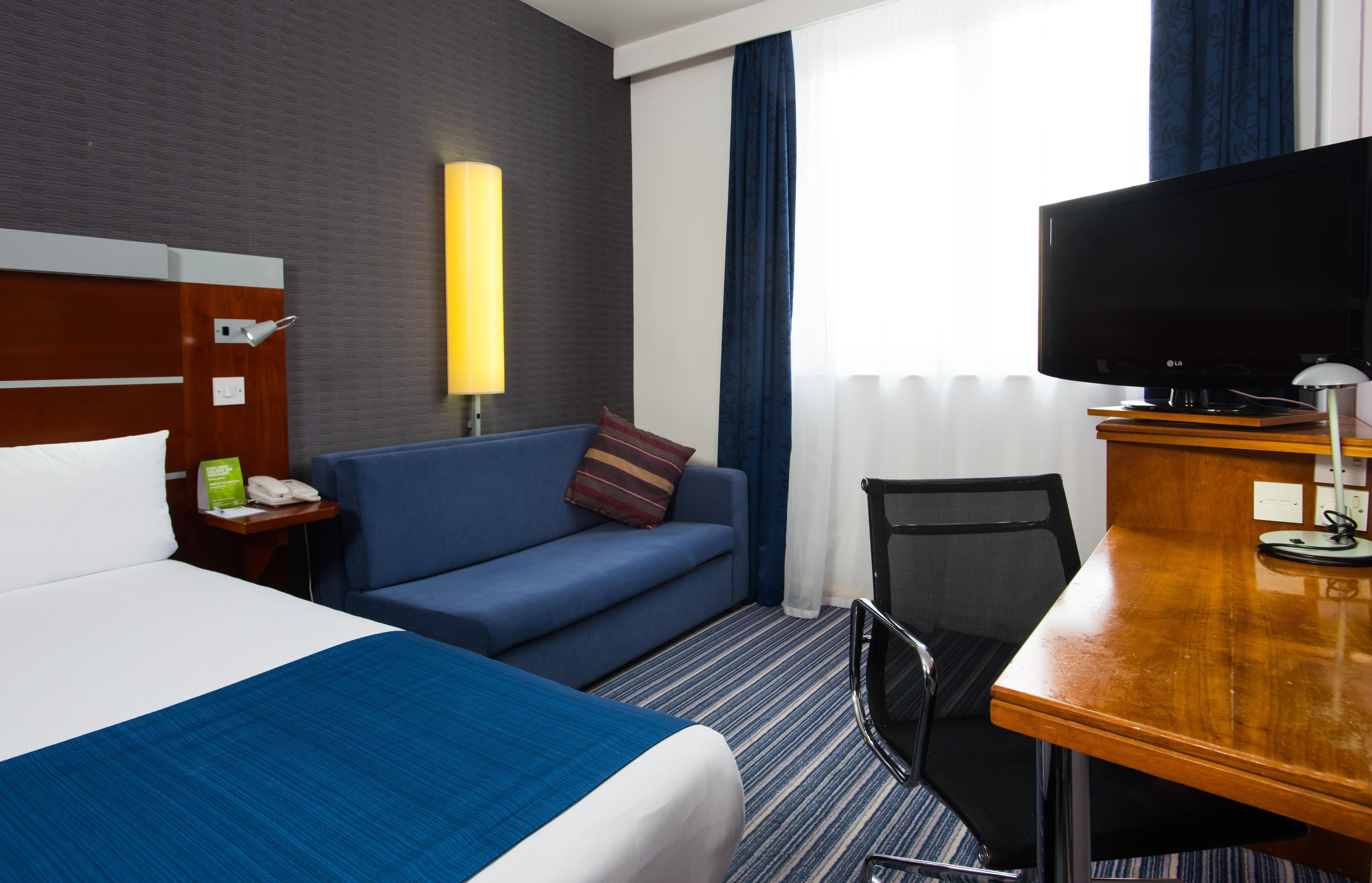 Holiday Inn Express London-Wimbledon-South, An Ihg Hotel Exterior foto