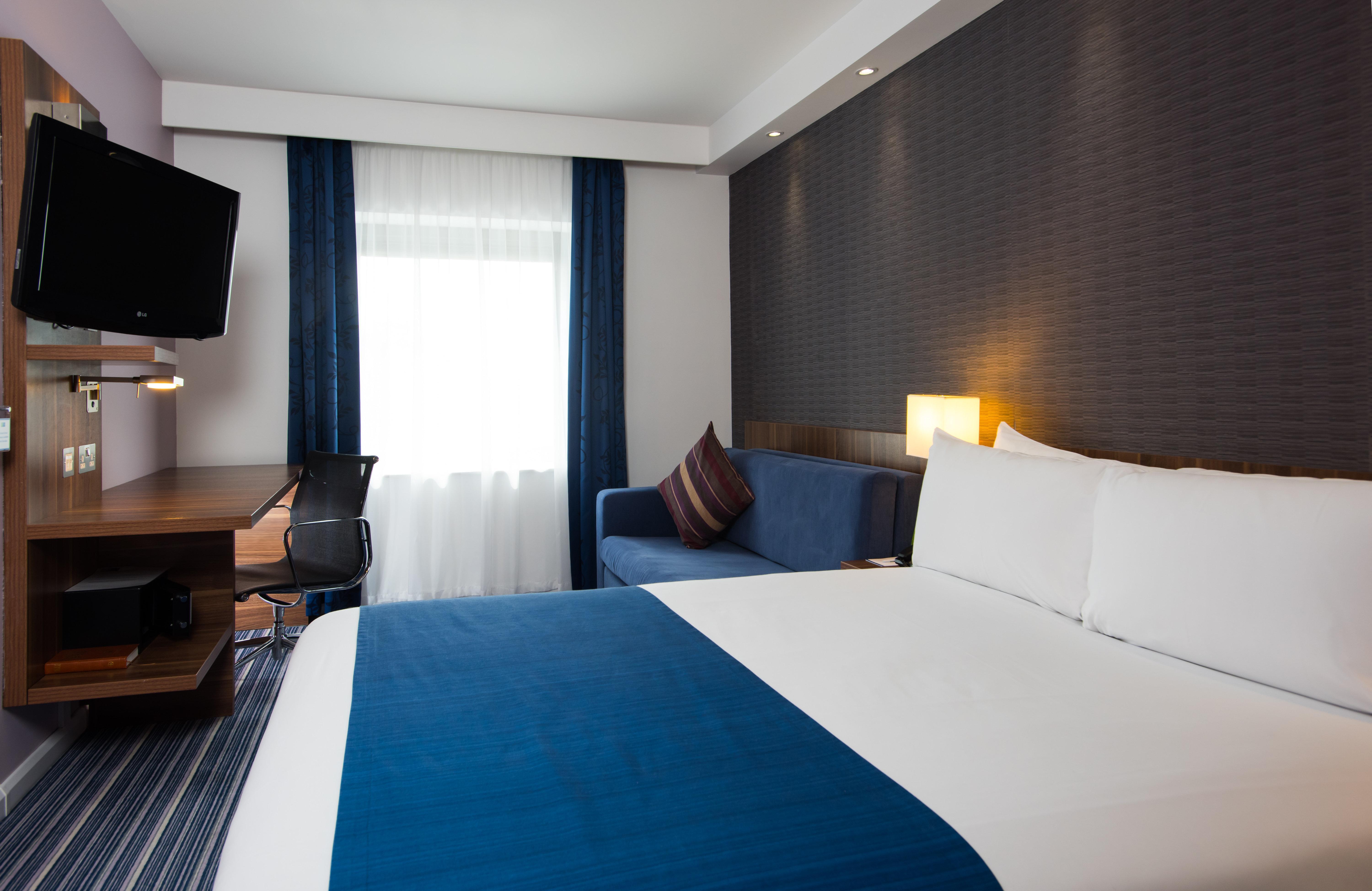 Holiday Inn Express London-Wimbledon-South, An Ihg Hotel Exterior foto