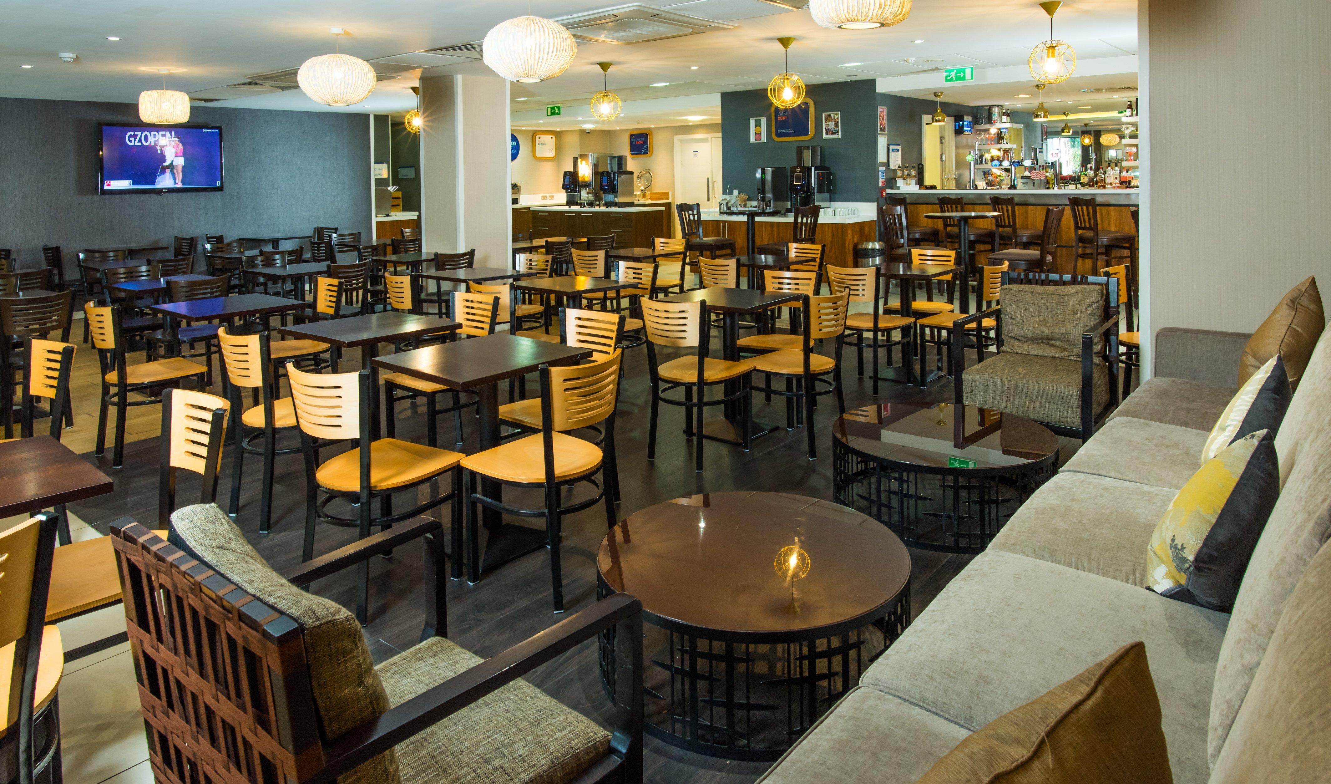 Holiday Inn Express London-Wimbledon-South, An Ihg Hotel Exterior foto