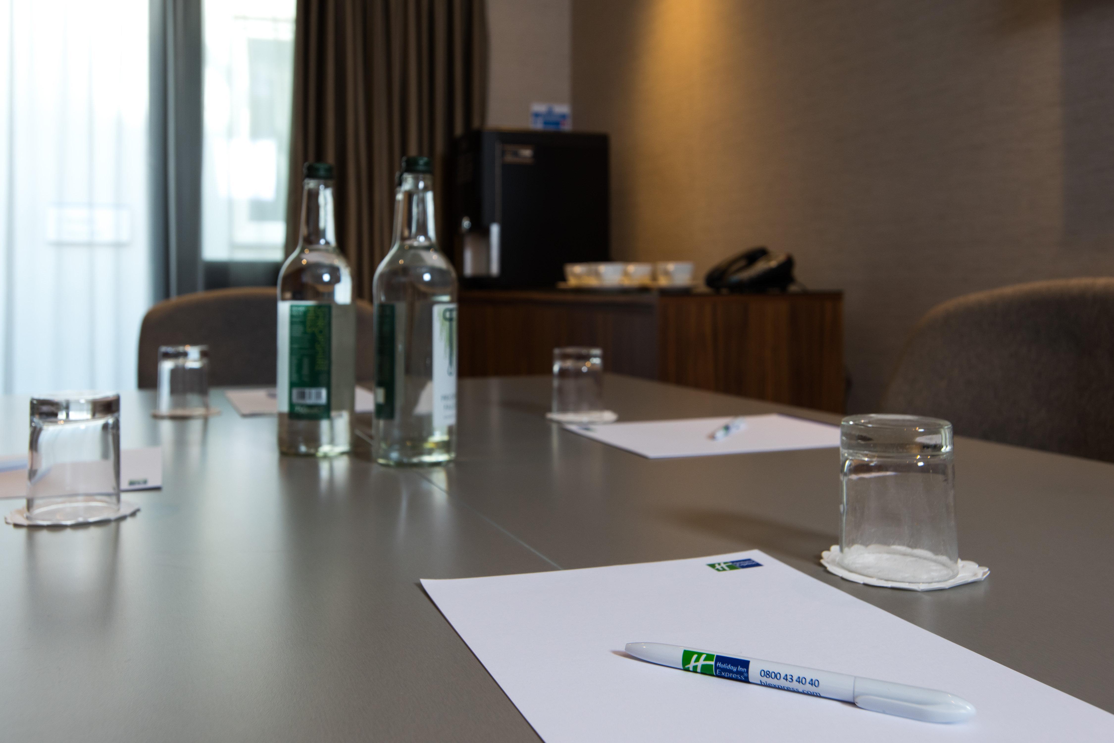 Holiday Inn Express London-Wimbledon-South, An Ihg Hotel Exterior foto