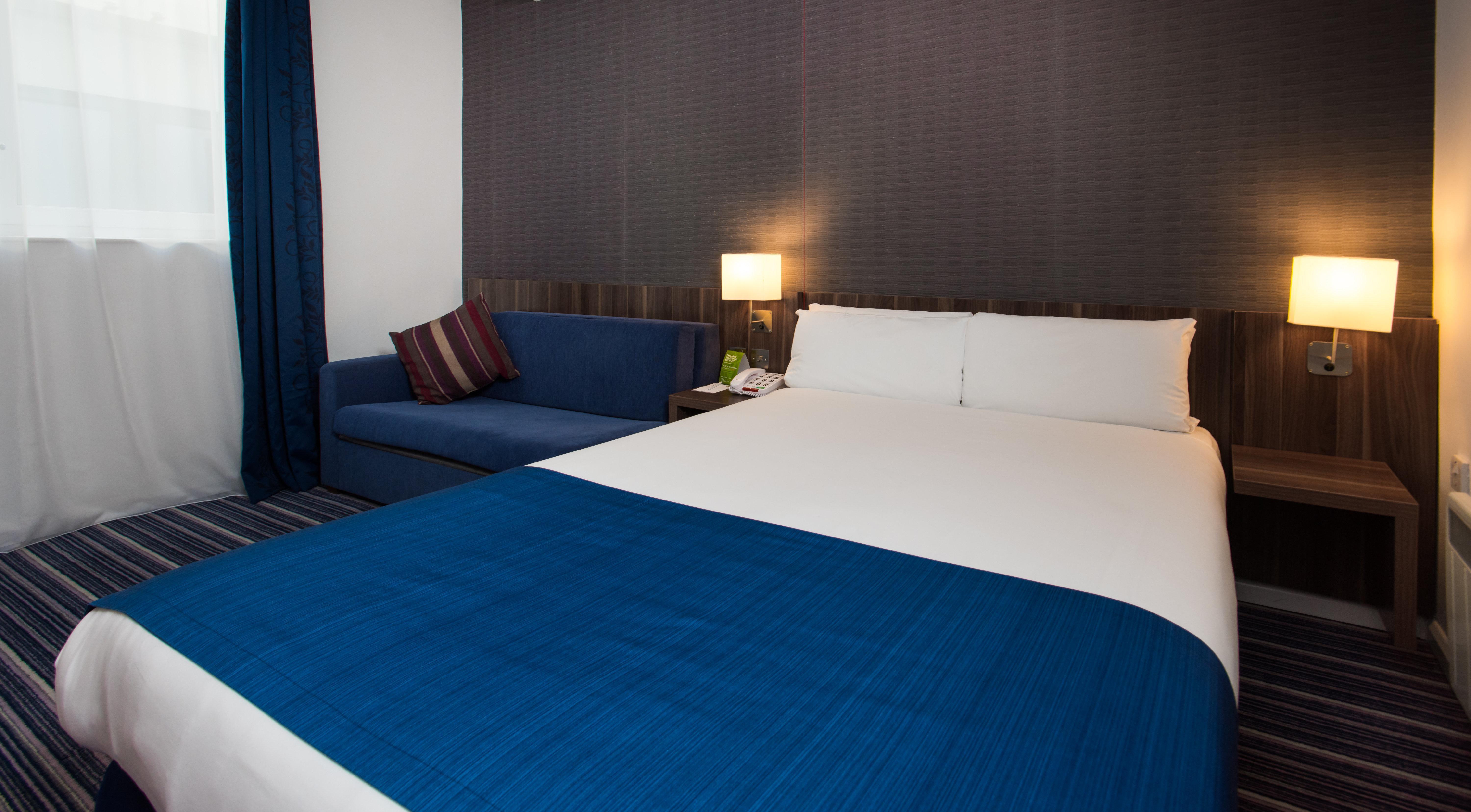 Holiday Inn Express London-Wimbledon-South, An Ihg Hotel Exterior foto