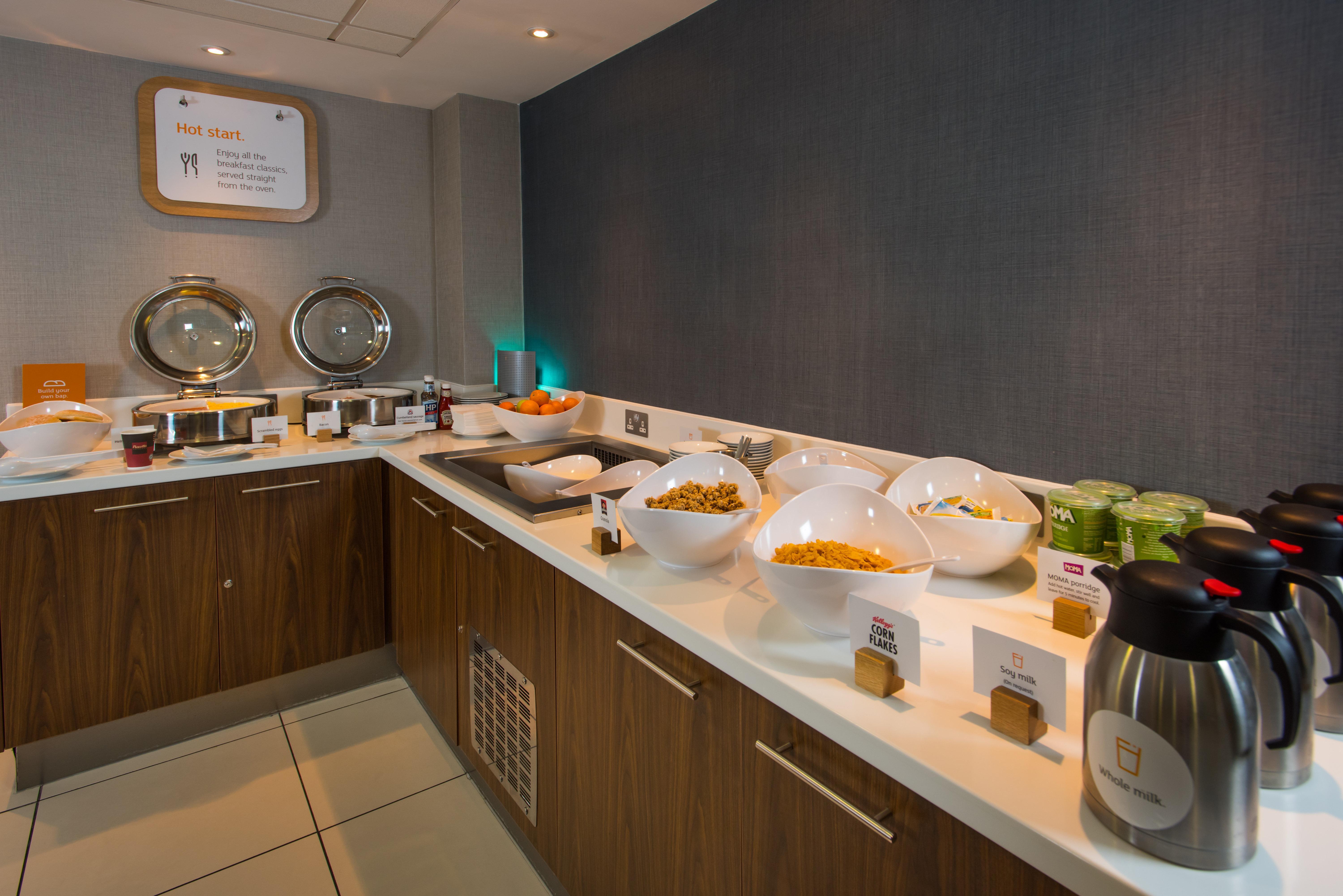 Holiday Inn Express London-Wimbledon-South, An Ihg Hotel Exterior foto