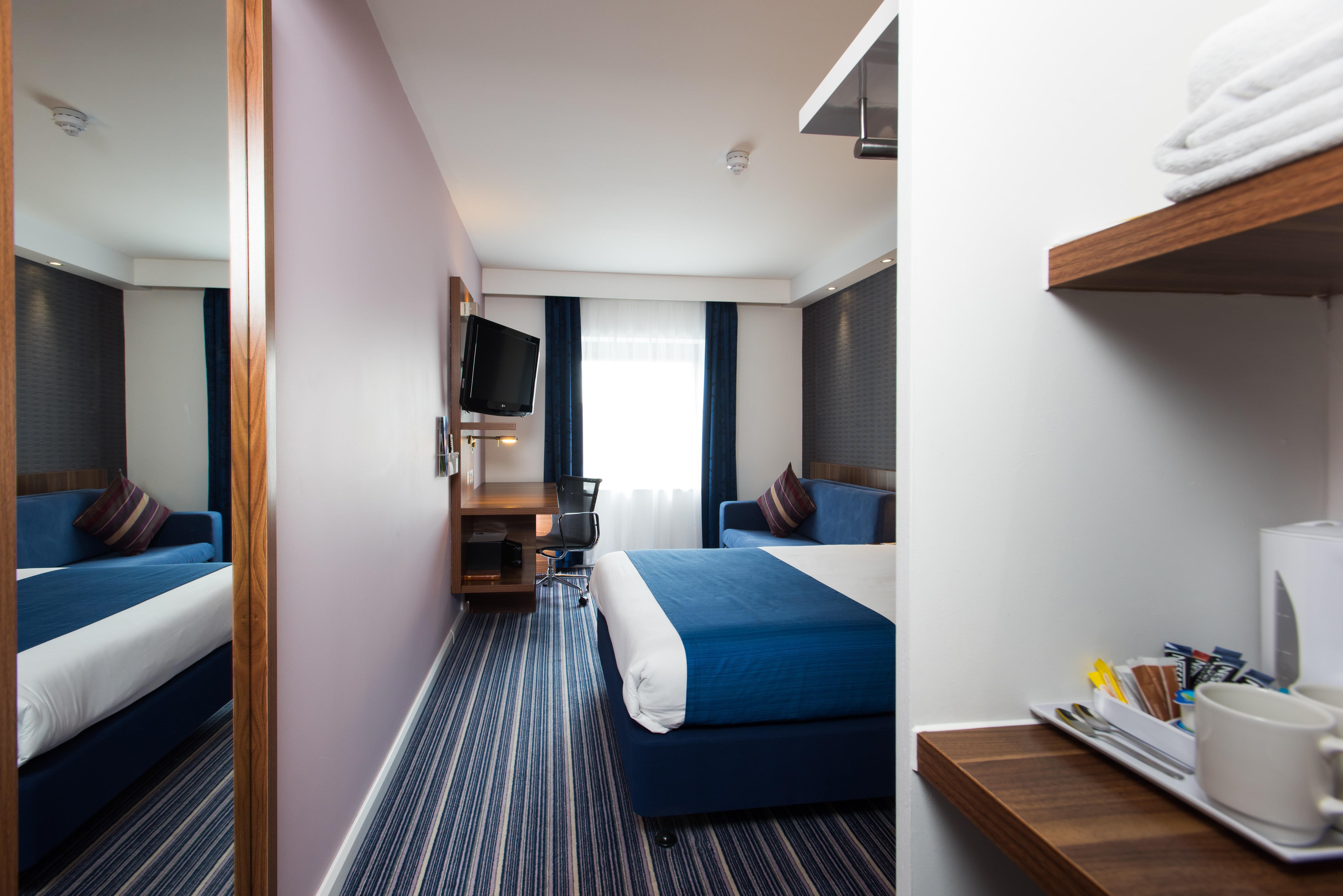 Holiday Inn Express London-Wimbledon-South, An Ihg Hotel Exterior foto