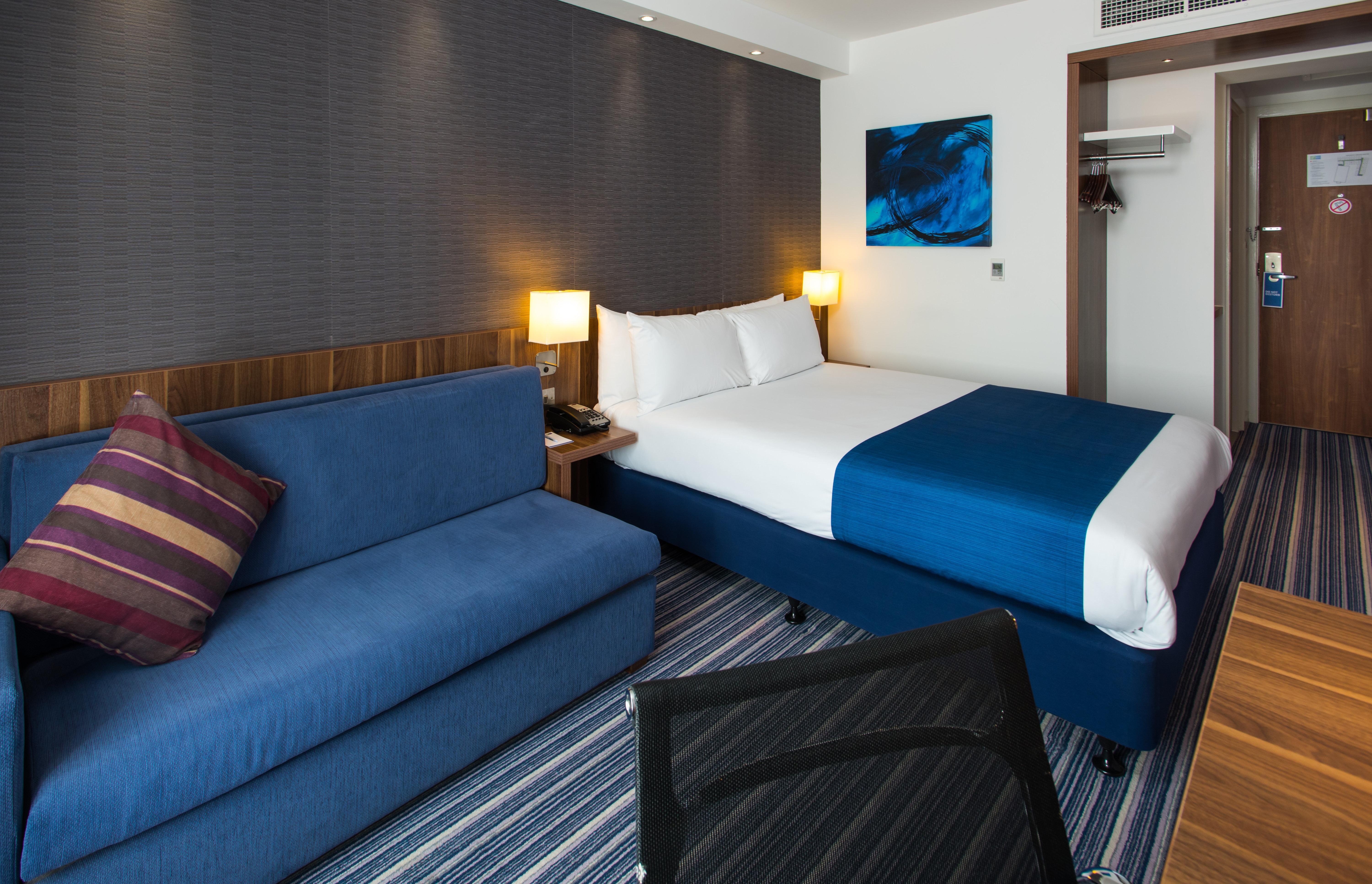 Holiday Inn Express London-Wimbledon-South, An Ihg Hotel Exterior foto