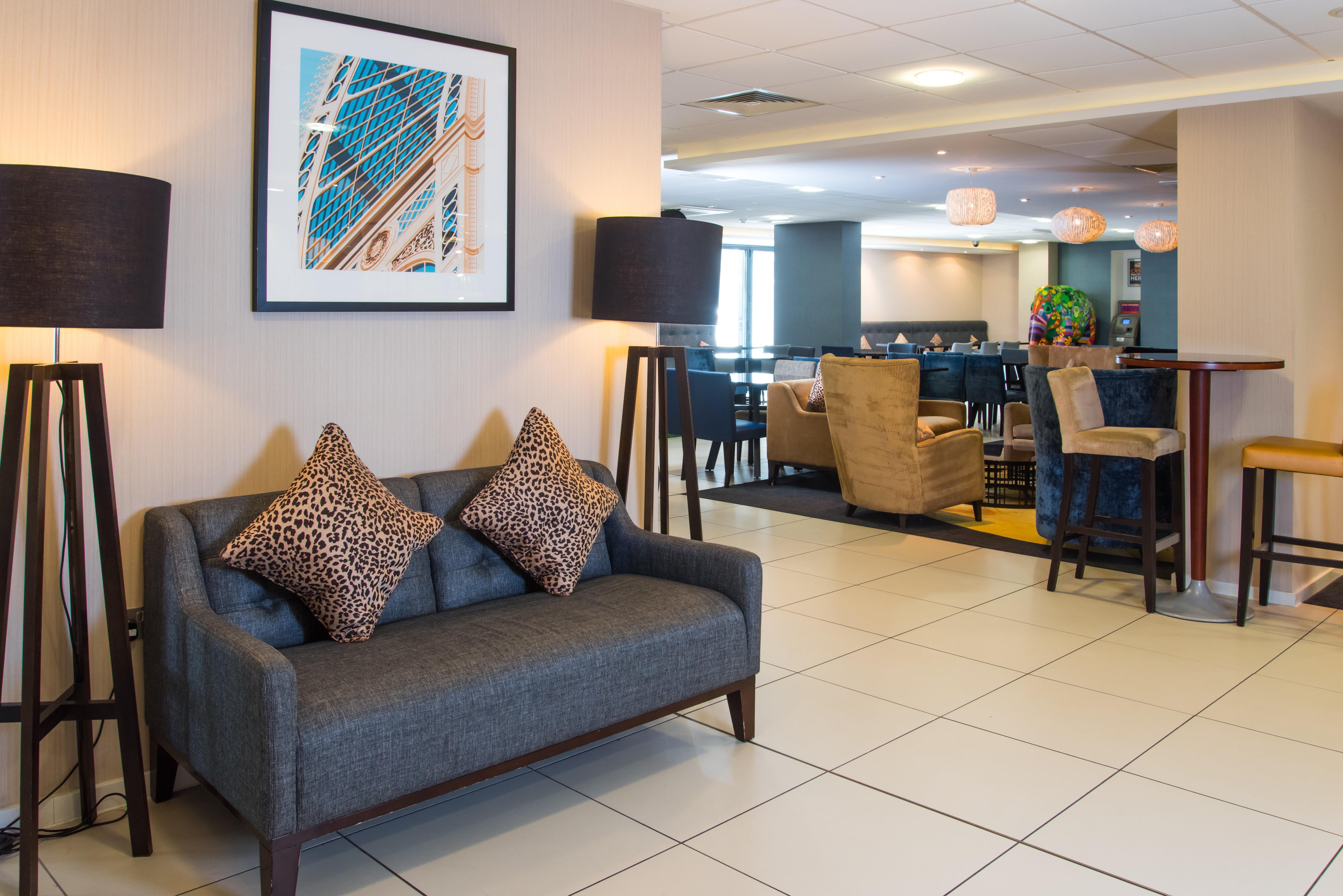 Holiday Inn Express London-Wimbledon-South, An Ihg Hotel Exterior foto