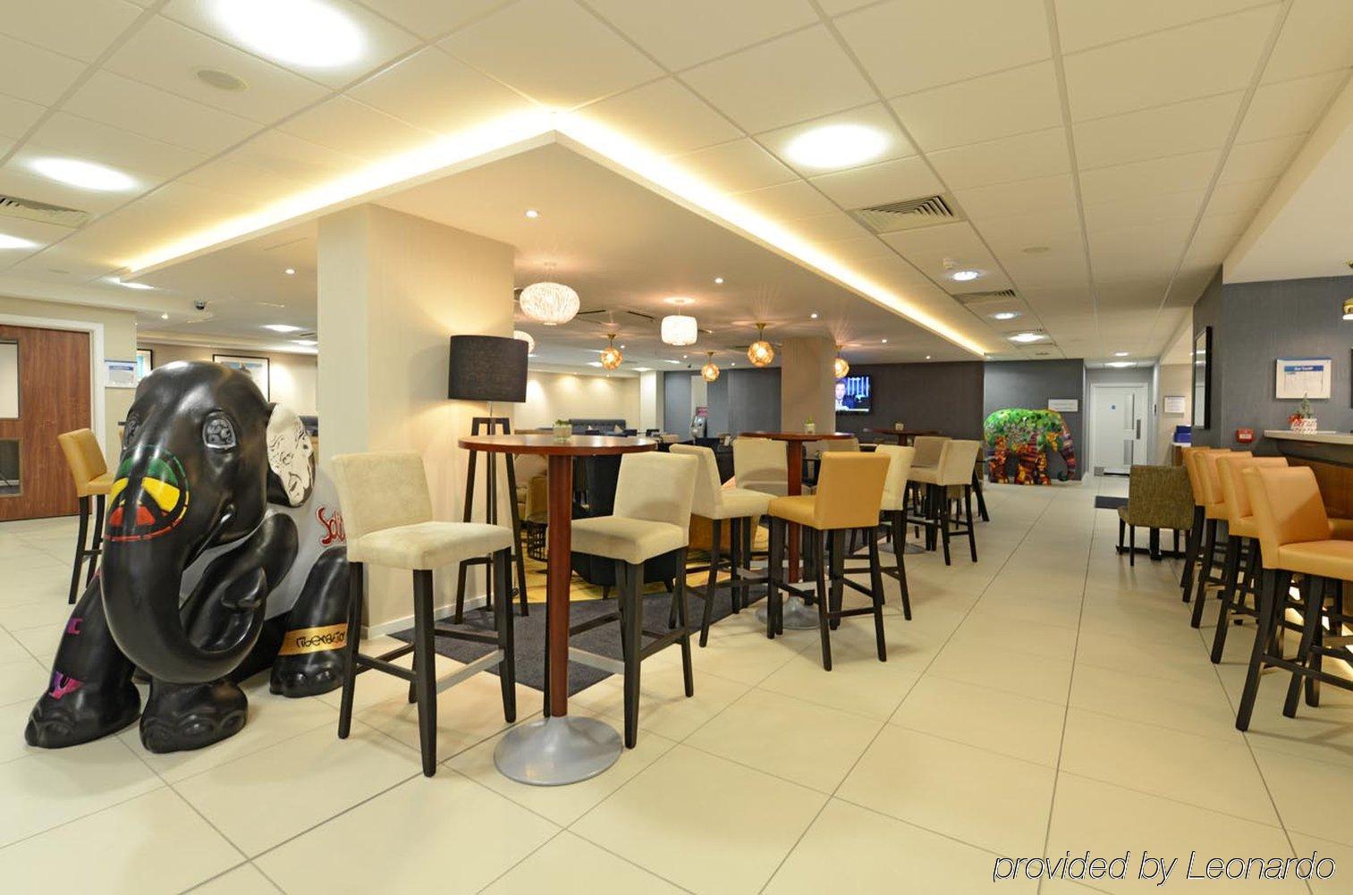 Holiday Inn Express London-Wimbledon-South, An Ihg Hotel Exterior foto